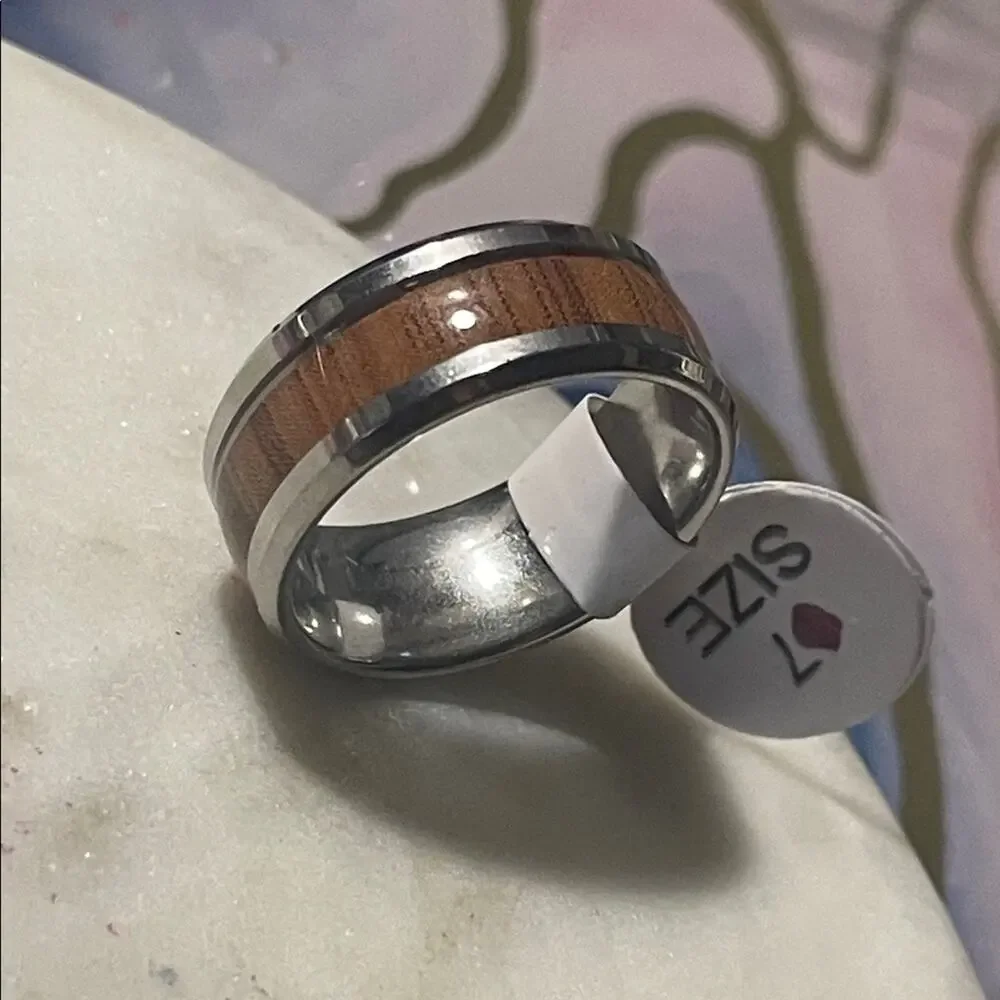 Men’s wedding band style ring stainless steel size 7